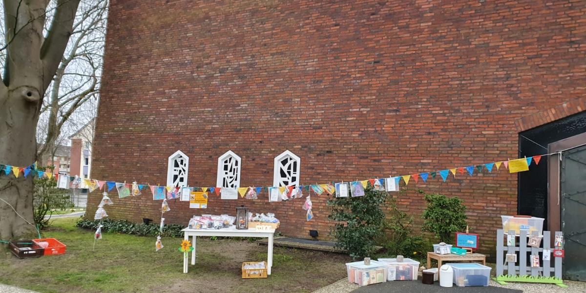 Ostern vor den Kirchen