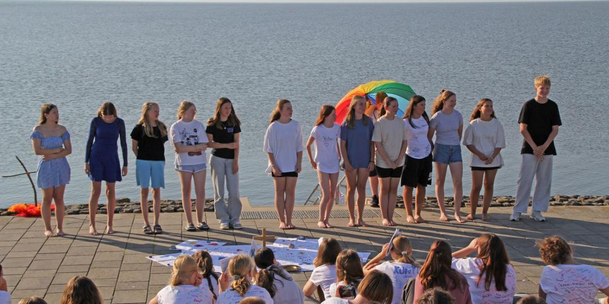 die Täuflinge am Strand von Büsum